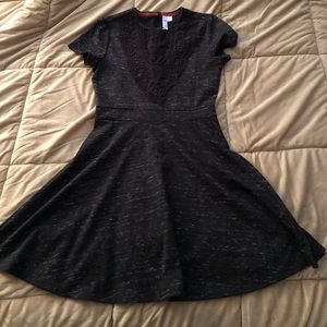 🌺 short sleeve dress with crochet detail